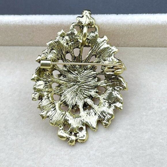 Yellow Gold with Red Enamel Stone Vintage Baroque Style Pin Back Brooch - Picture 6 of 7